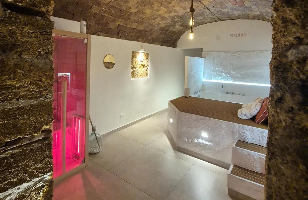 Zahira Suite&Spa-1